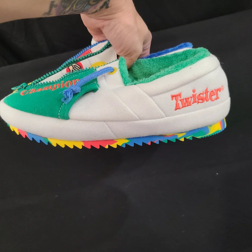 Champion X Twister slippers Size 6 Youth Rare